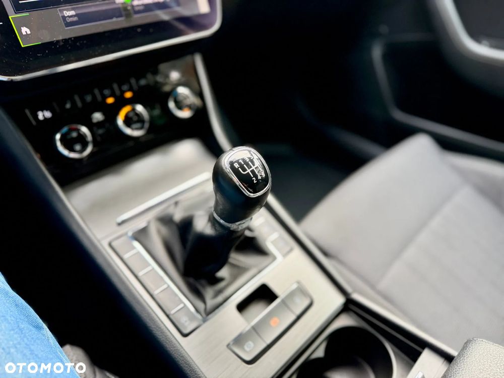Skoda Superb 2.0 TDI SCR Style - 34