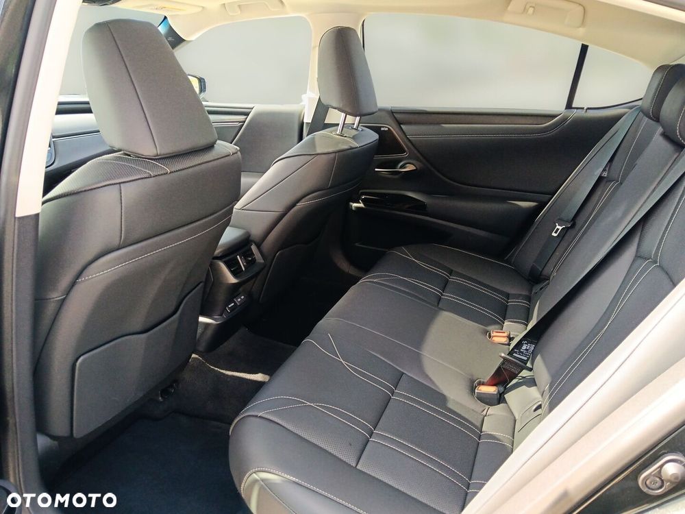 Lexus ES 300h Prestige - 16