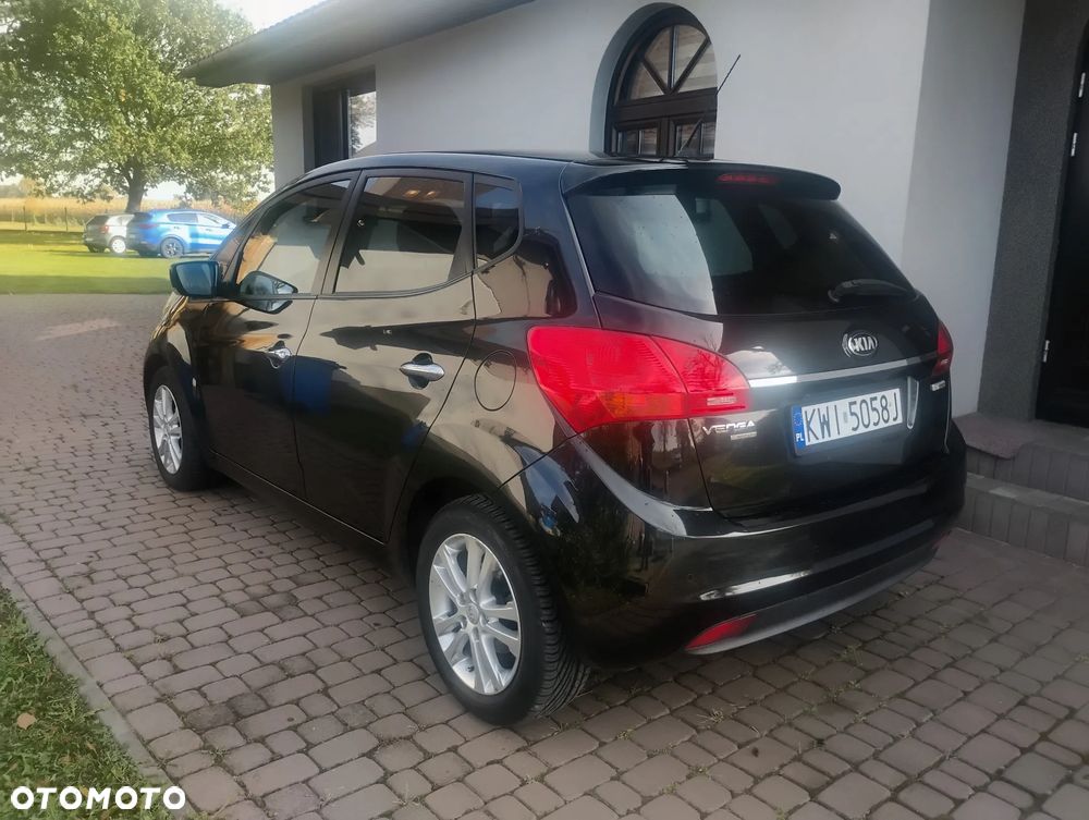 Kia Venga 2016 photo 4