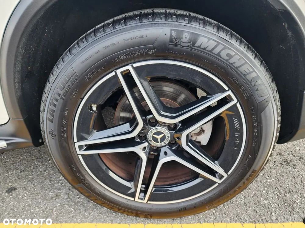 Mercedes-Benz GLC 300 4Matic 9G-TRONIC Exclusive - 21