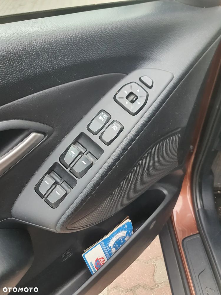 Hyundai ix35 1.6 2WD Fifa World Cup Edition - 9