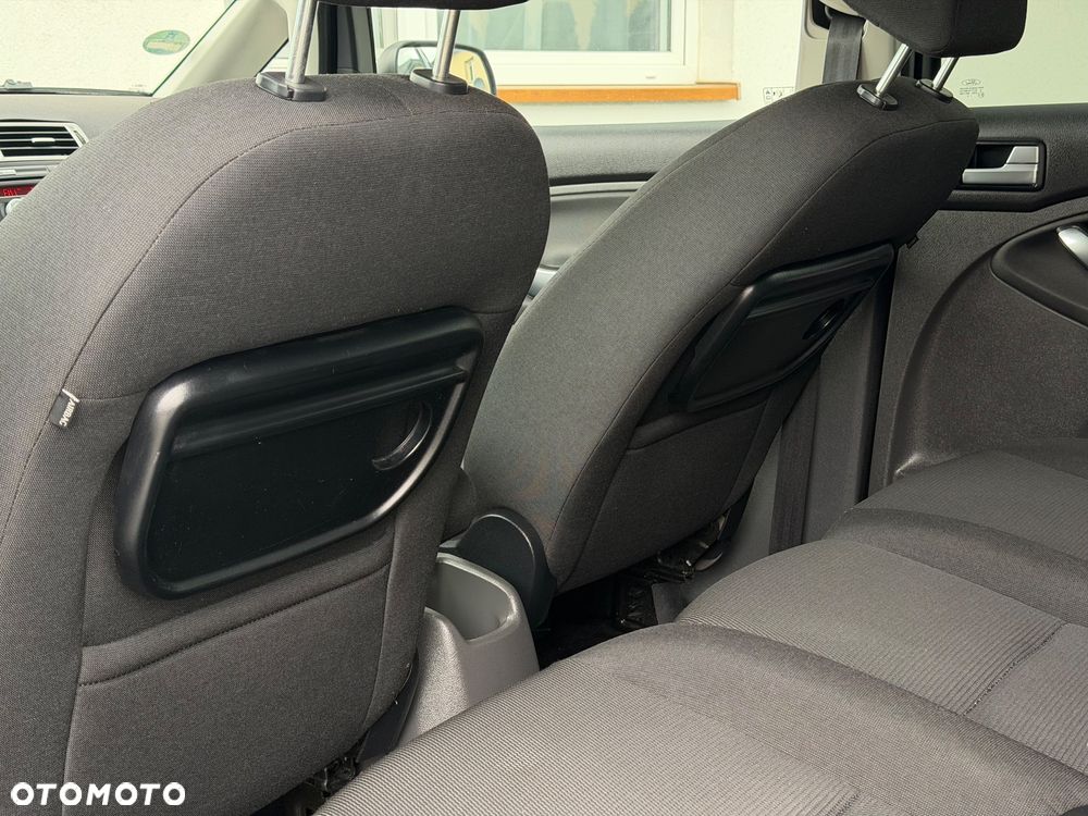 Ford C-MAX 1.8 Style - 31