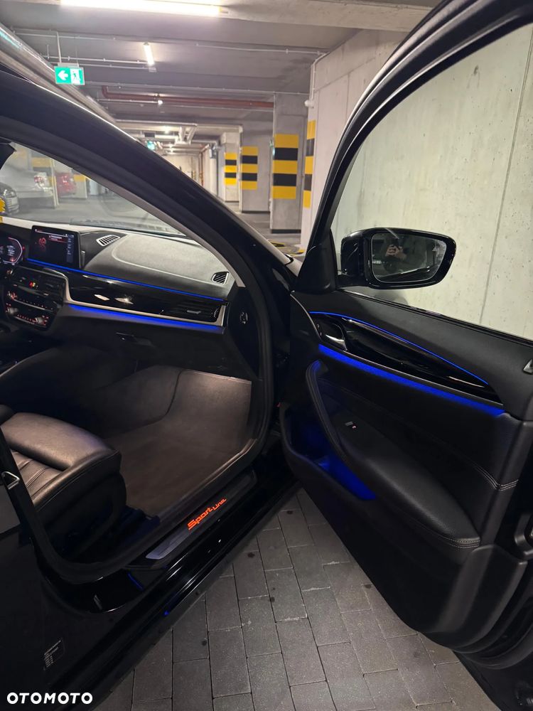 BMW Seria 5 518d Sport Line sport - 35