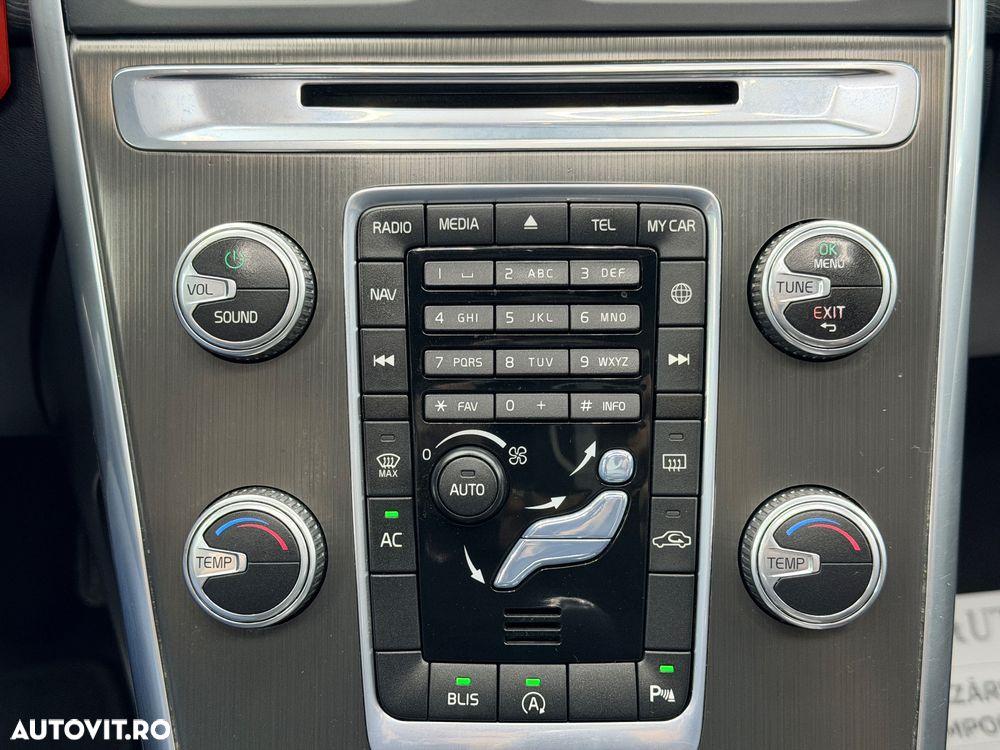 Volvo XC 60 D4 Momentum - 26