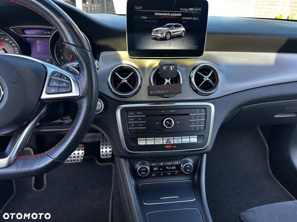 Mercedes-Benz GLA 200 7G-DCT AMG Line - 14