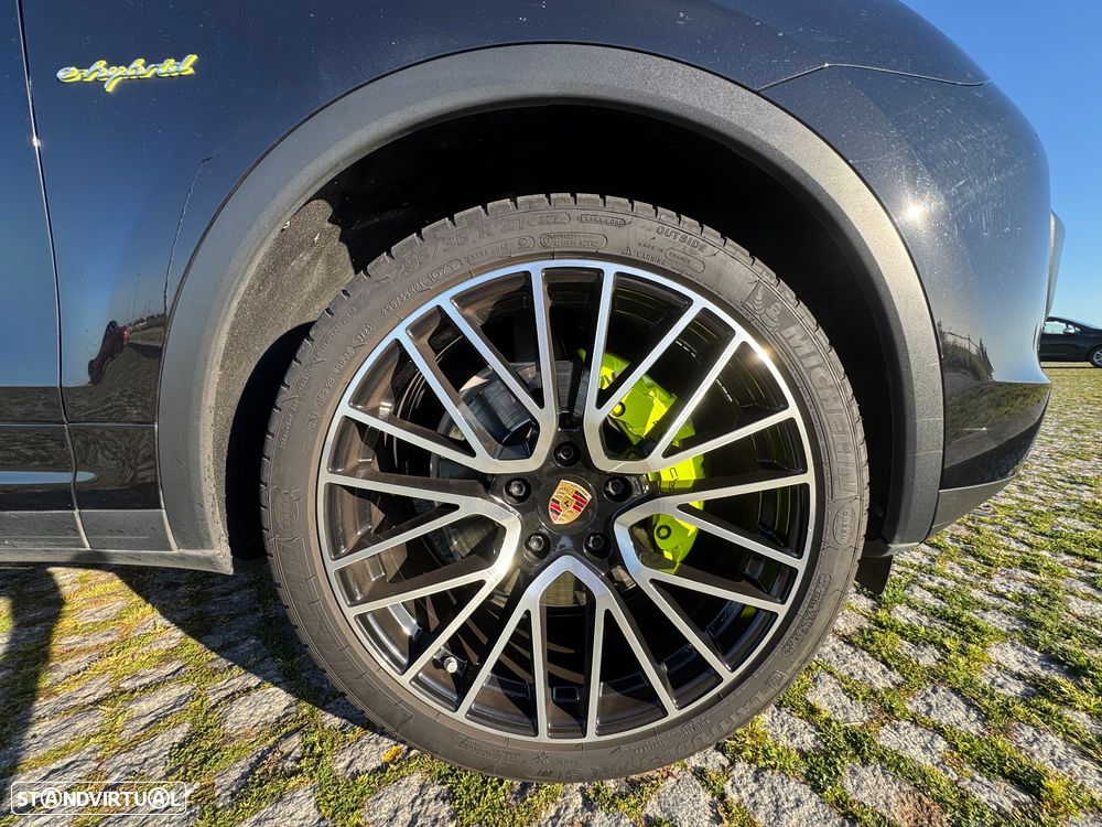 Porsche Cayenne - 16