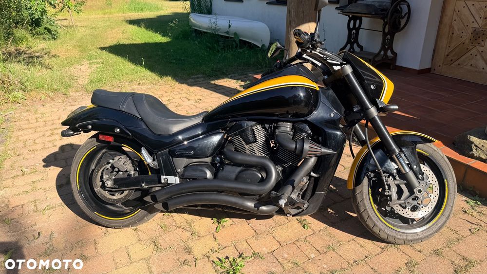 Suzuki Intruder - 11