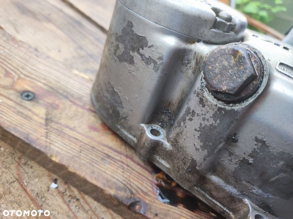 Oryginalna pokrywa sprzęgła Suzuki GN125 DR125 GZ125 – dekiel silnika 11341-05300 - 8