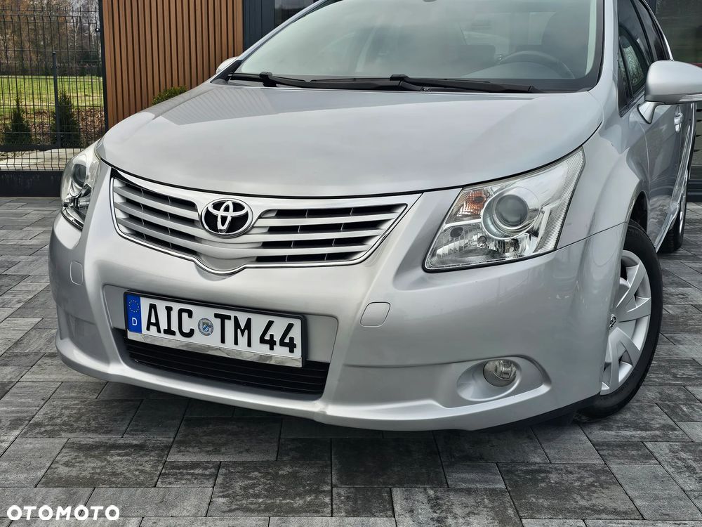 Toyota Avensis 1.8 Comfort - 12