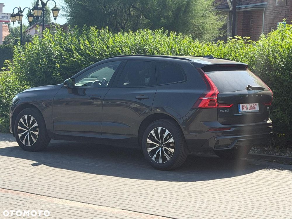 Volvo XC 60 B4 D AWD Geartronic Momentum Pro - 3
