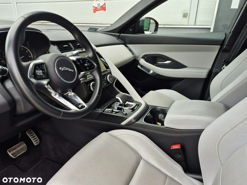 Jaguar E-Pace - 19