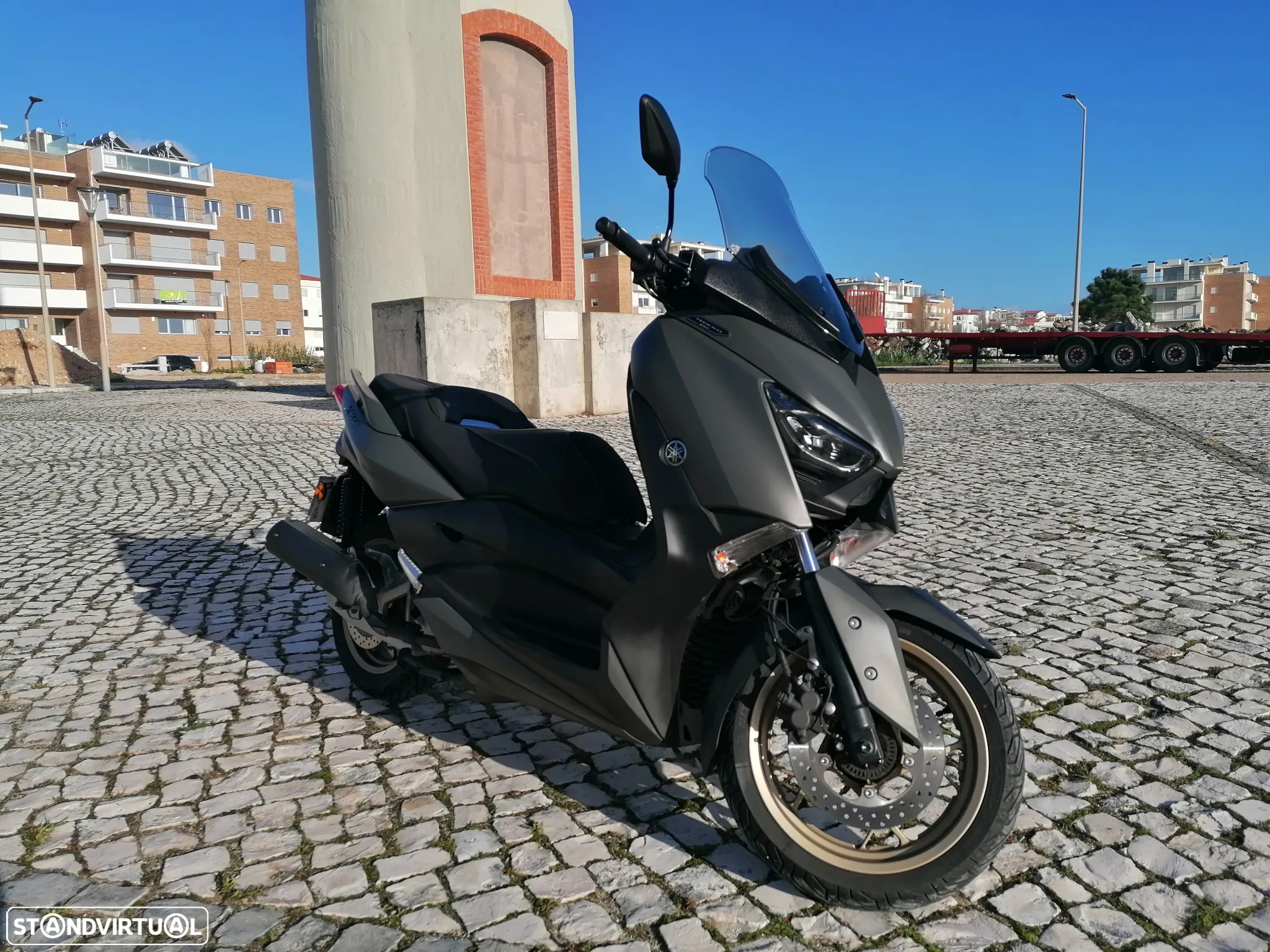 Yamaha X-Max - 9