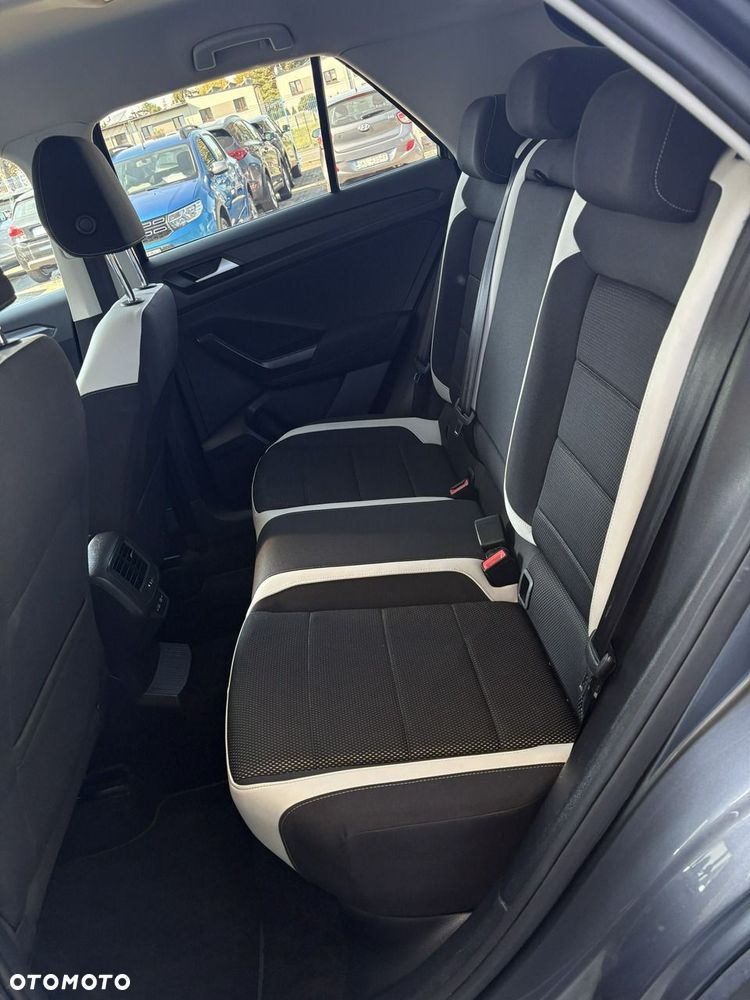 Volkswagen T-Roc - 15