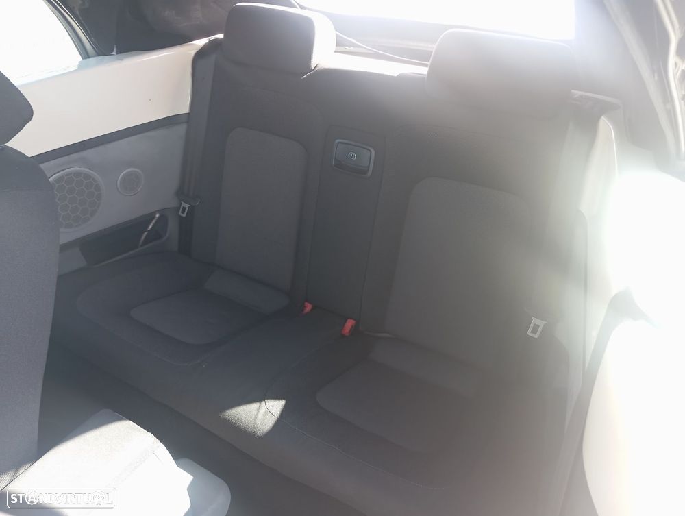 VW New Beetle Cabriolet 1.4 - 12