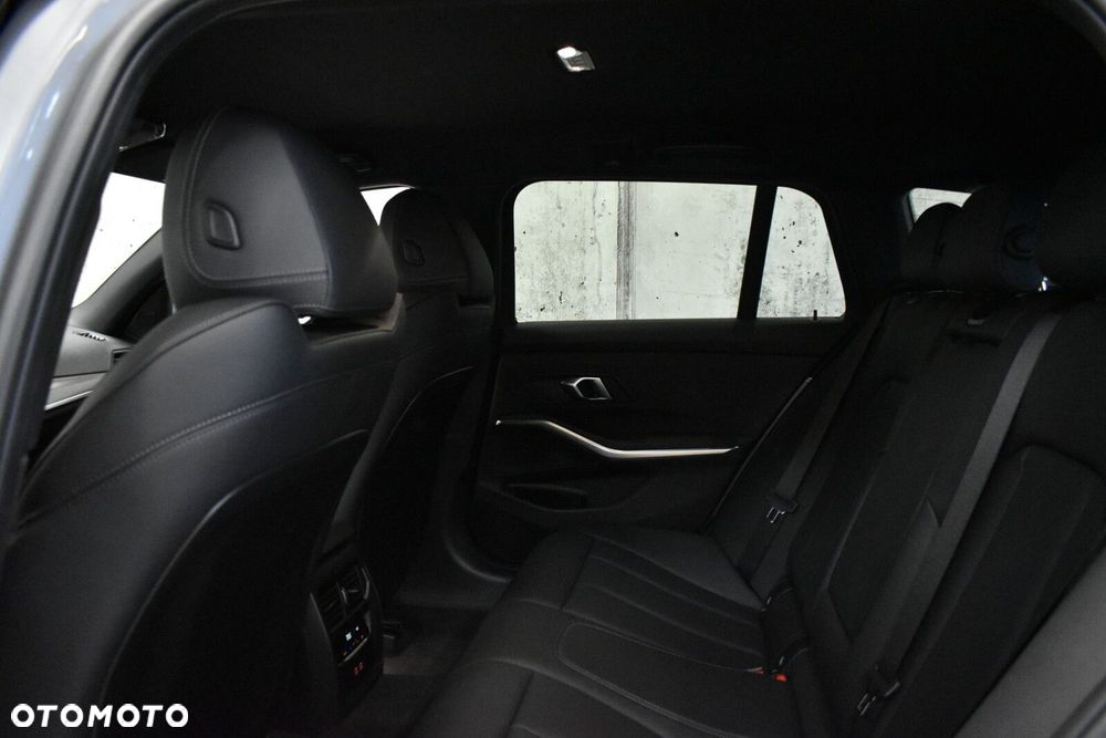 BMW Seria 3 - 22