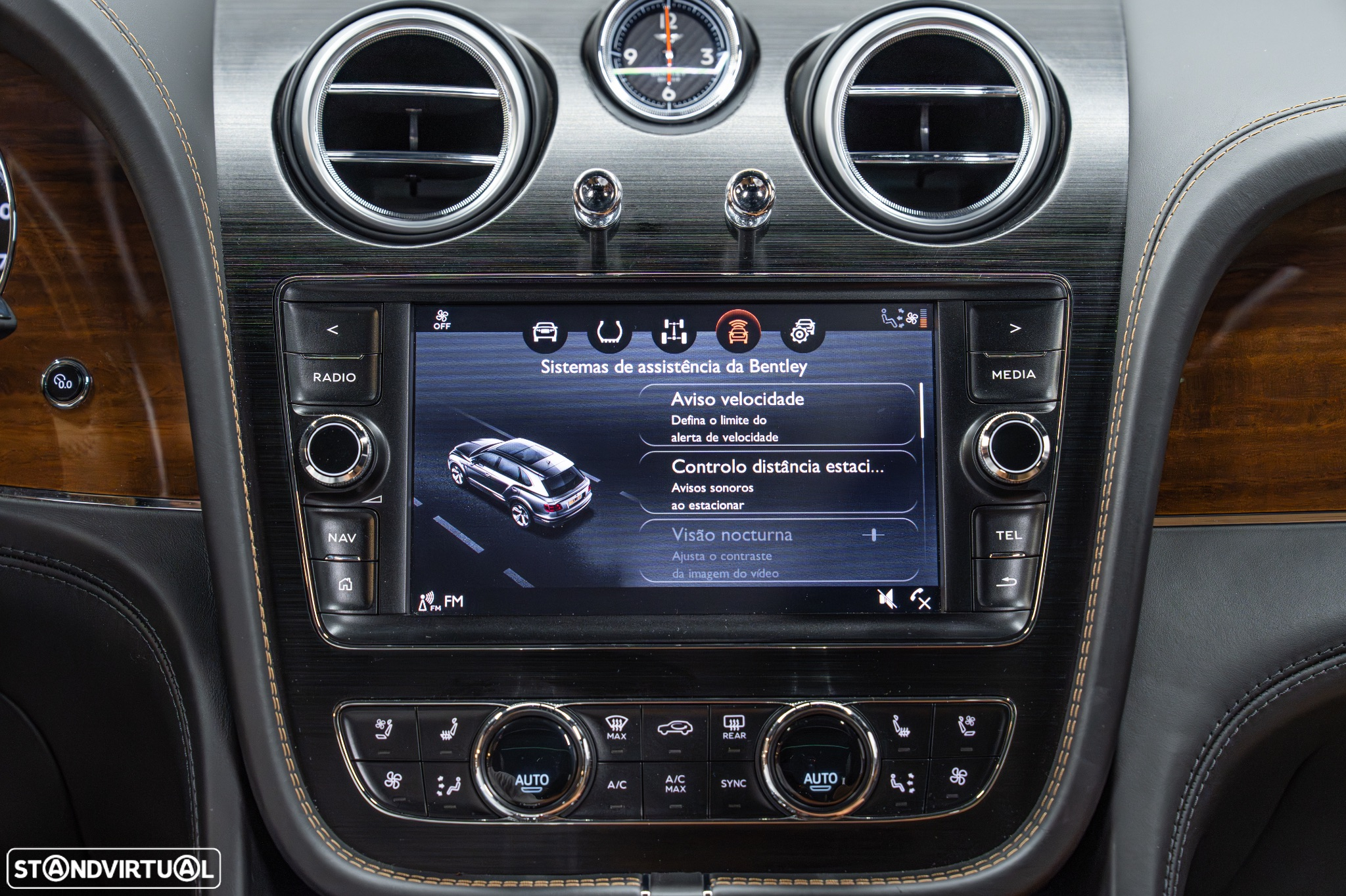 Bentley Bentayga V8 - 35