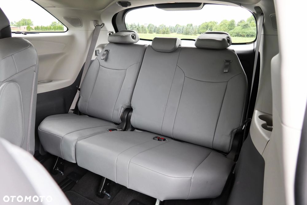 Toyota Sienna - 28