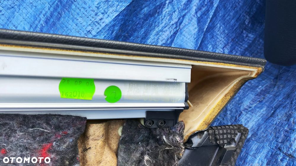 BOCZKI BOCZEK TAPICERKA DRZWI LEWY PRAWY TYŁ ROLETA ŻALUZJA KOMPLET A2118100520 A2118100620 A2117302663 A2118100830 A2117302563 A2118100730 MERCEDES E-KLASA W211 - 17