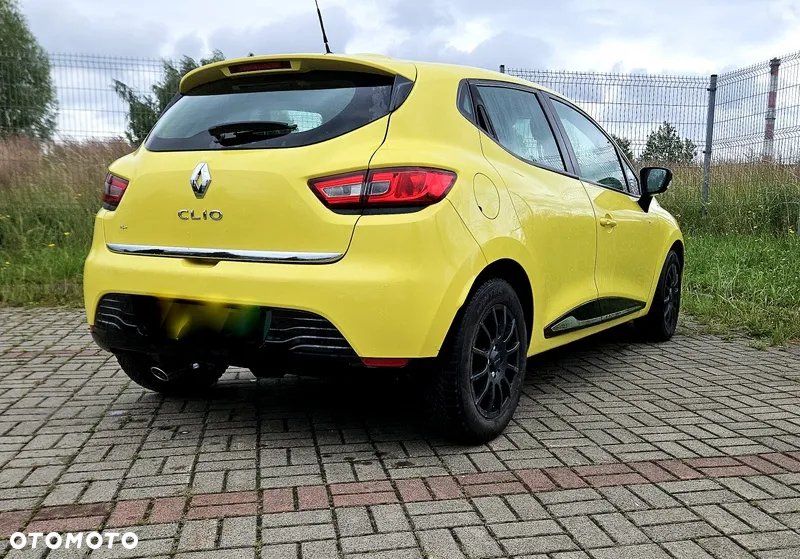 Renault Clio 1.2 16V 75 Expression - 12