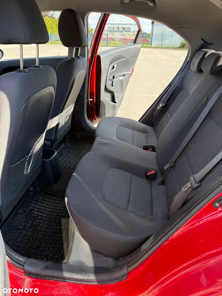 Kia Rio - 12