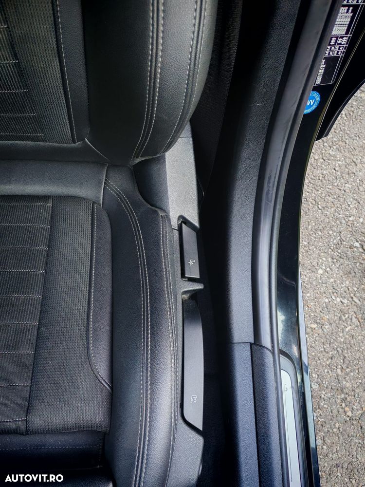 BMW Seria 3 318d Aut. - 36