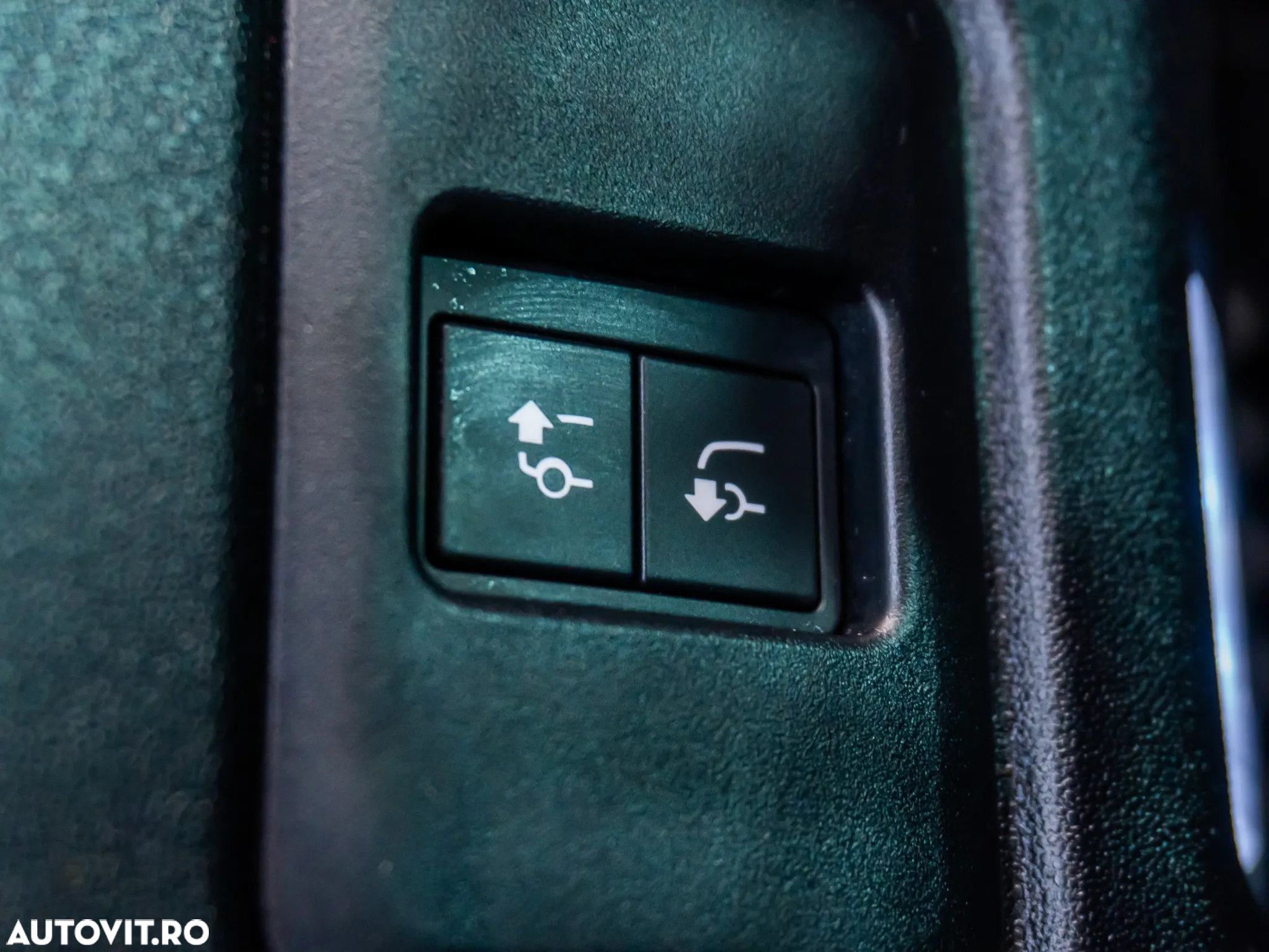Land Rover Defender 90 3.0 P400 MHEV - 24