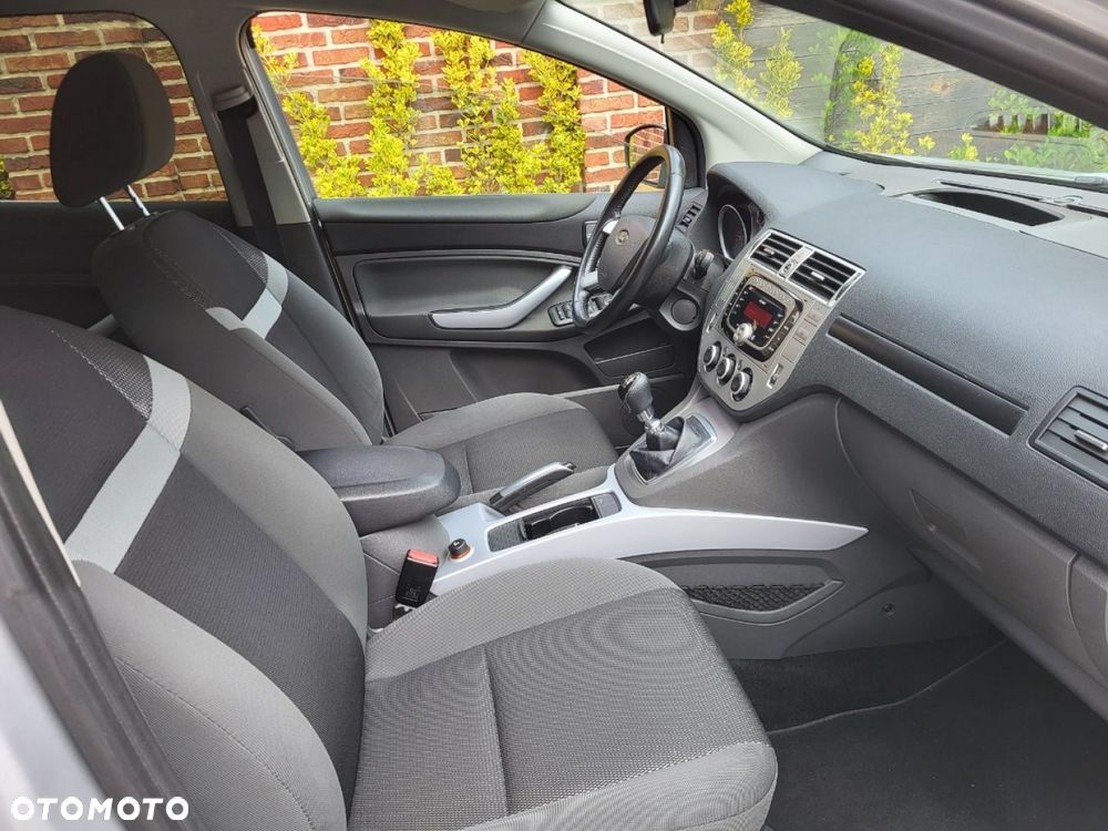 Ford Kuga - 8