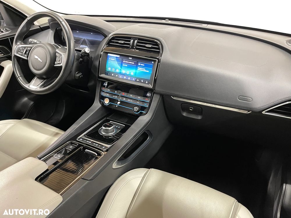 Jaguar F-Pace 20d AWD Aut. Portfolio - 9