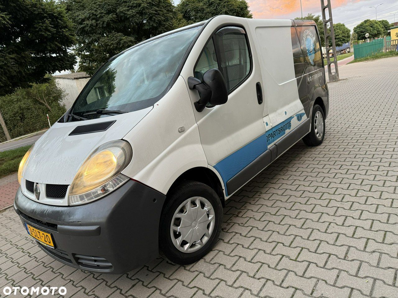 Renault Trafic - 1