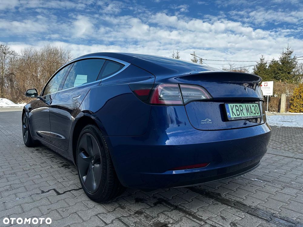 Tesla Model 3 - 4