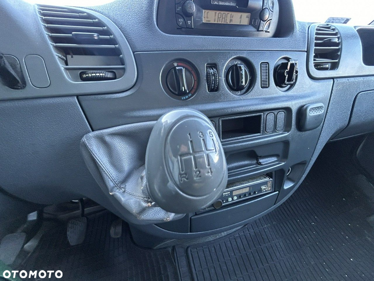 Mercedes-Benz Sprinter - 13