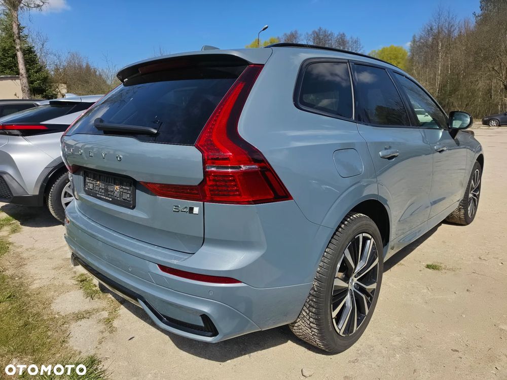 Volvo XC 60 B4 D AWD Plus Dark - 4