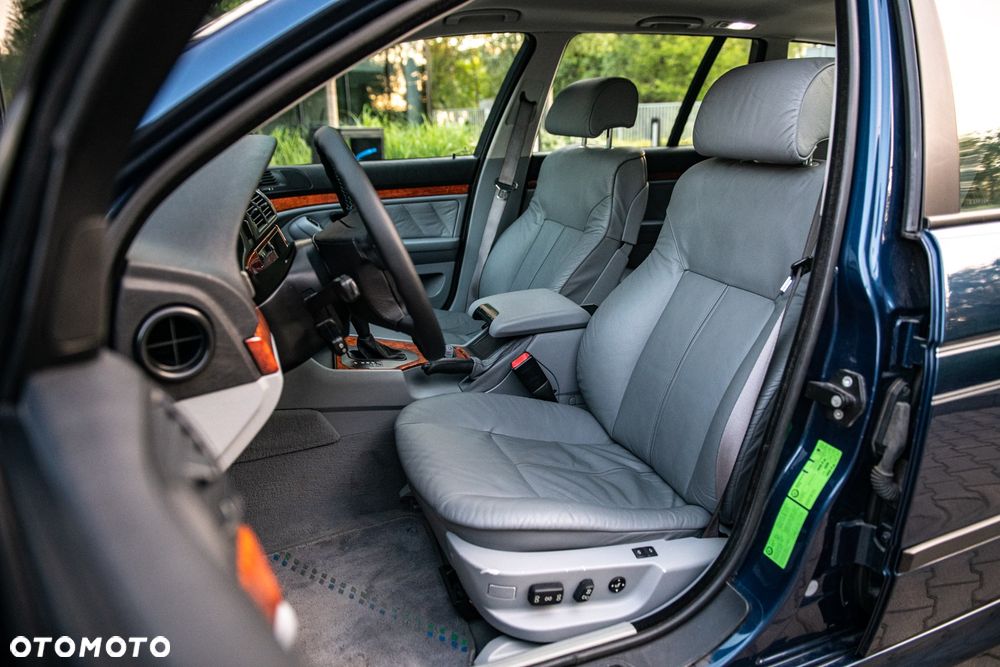 BMW-ALPINA B10 V8S touring Switch Tronic - 13