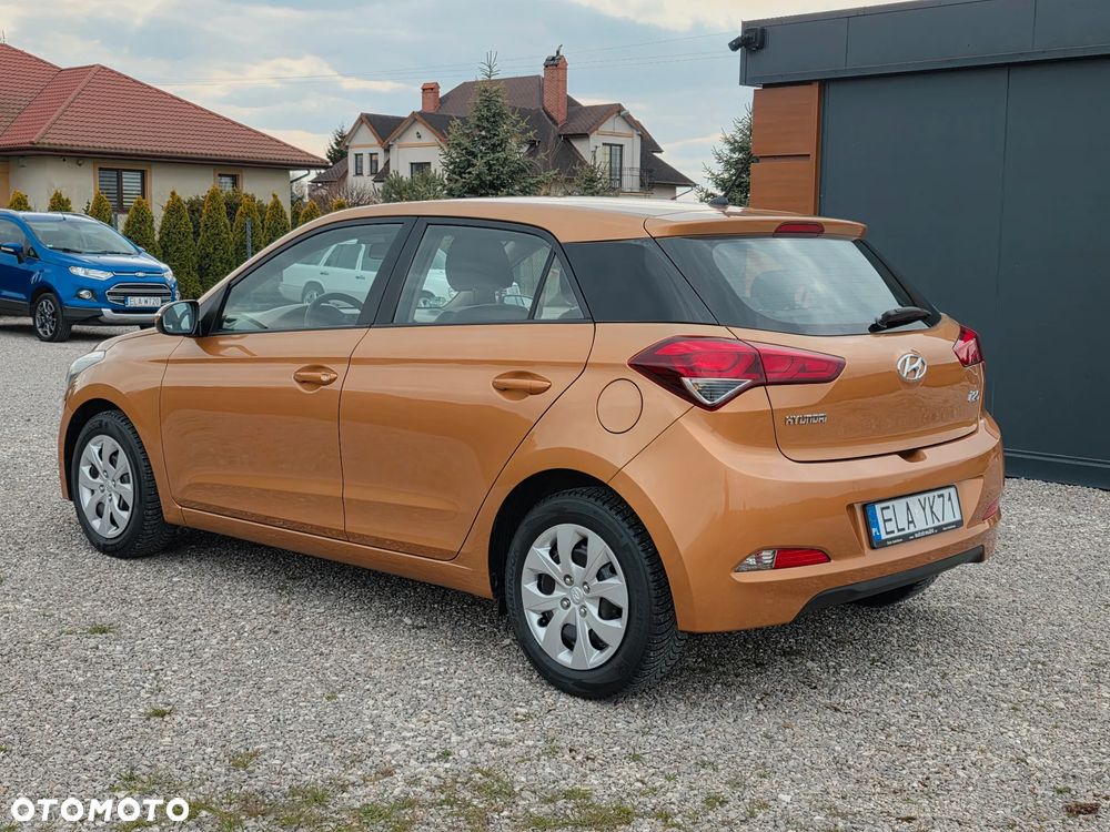 Hyundai i20 blue 1.2 Classic - 12