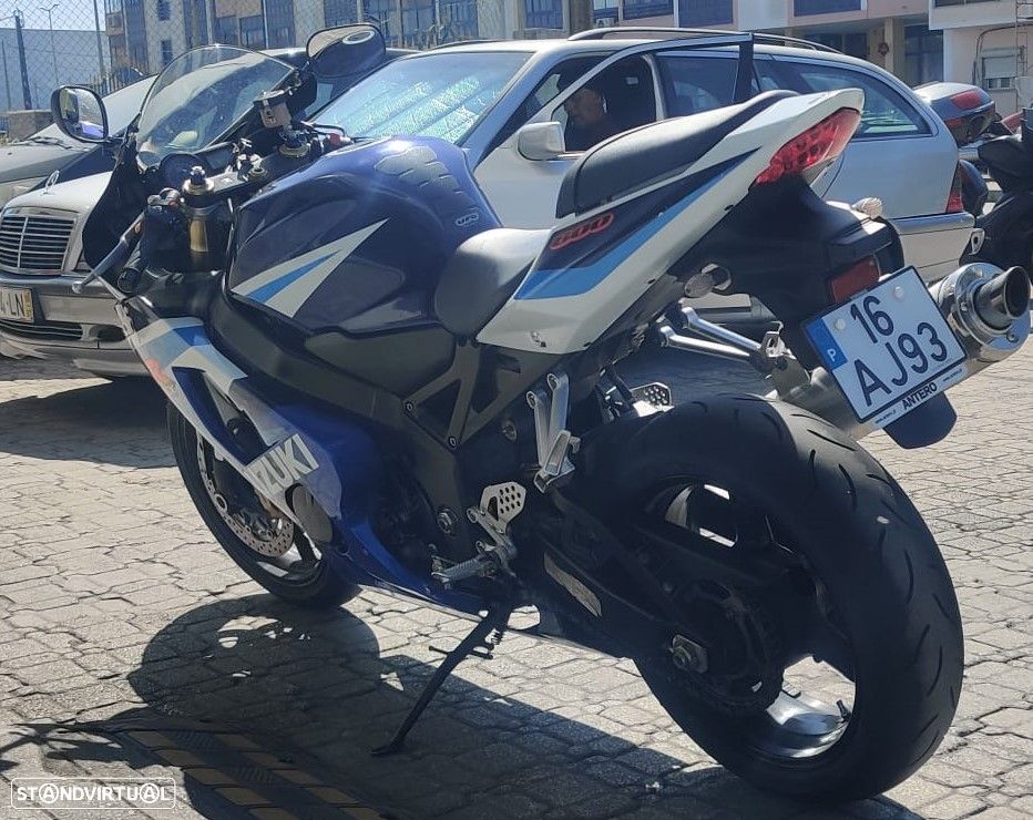 Suzuki GSX-R 600 - 8