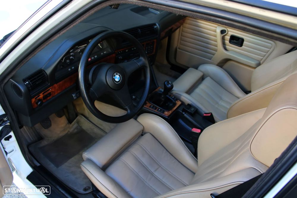 BMW 325 i Touring - 23