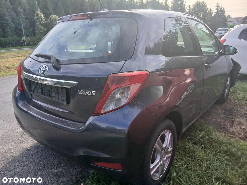 Toyota Yaris - 4