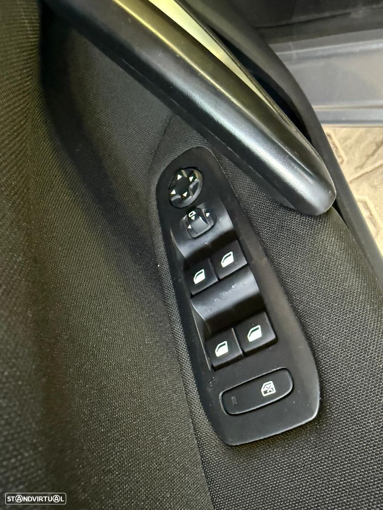 Peugeot 308 1.6 e-HDi Allure J17 - 14