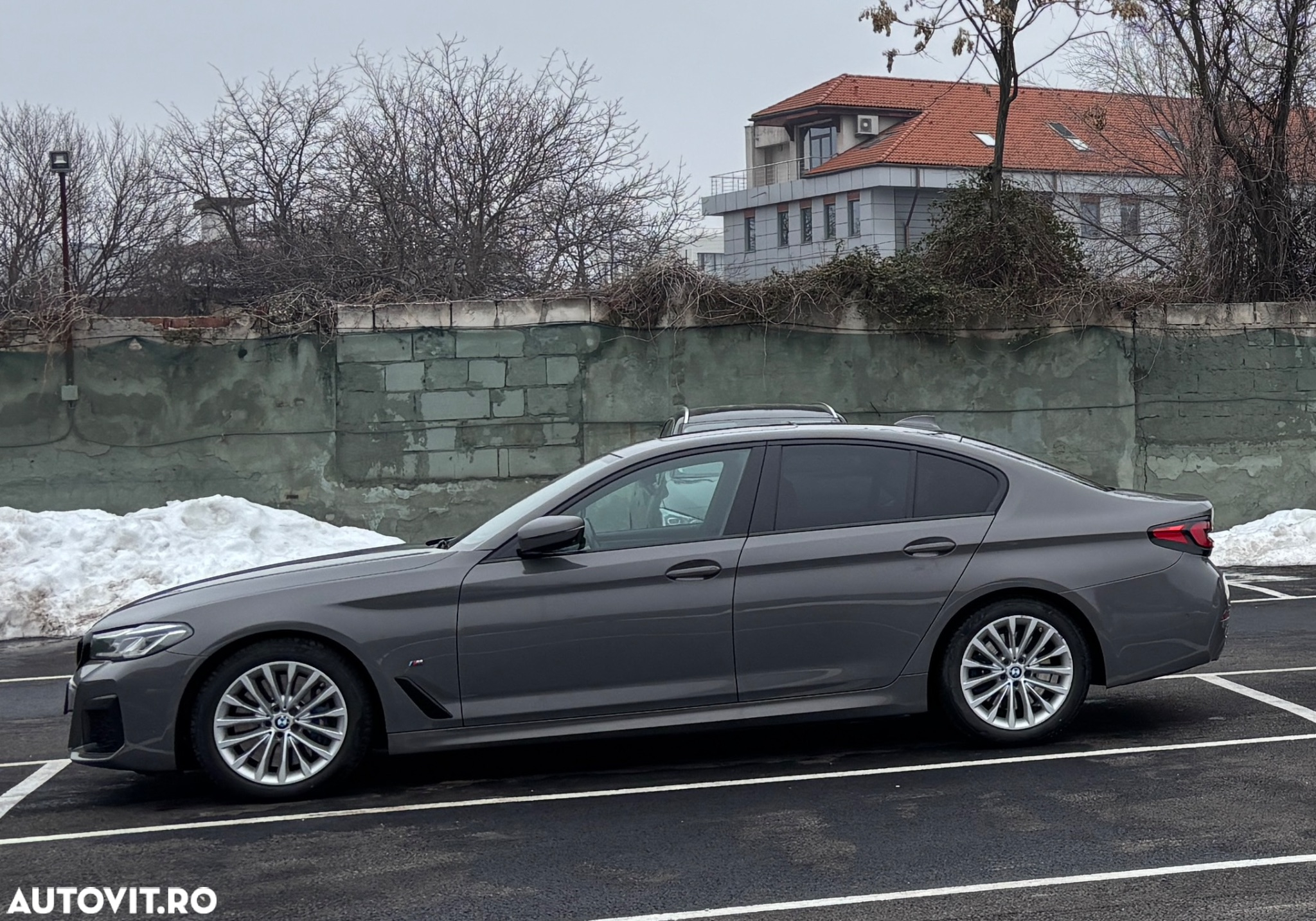 BMW Seria 5 530d xDrive AT MHEV - 11