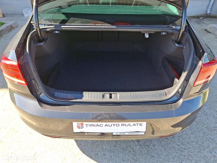 Volkswagen Passat 2.0 TDI SCR DSG Elegance - 18