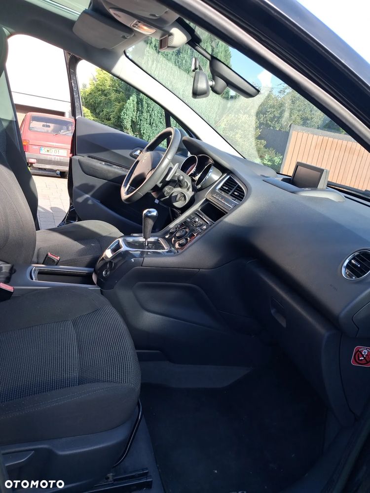 Peugeot 5008 - 12