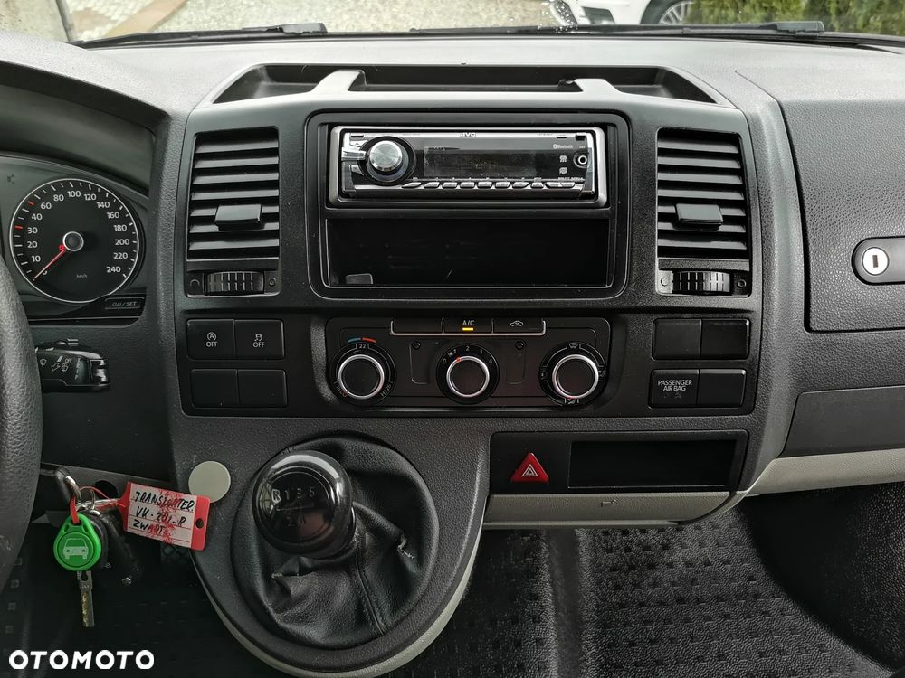 Volkswagen T5 2.0TDI LONG - 12