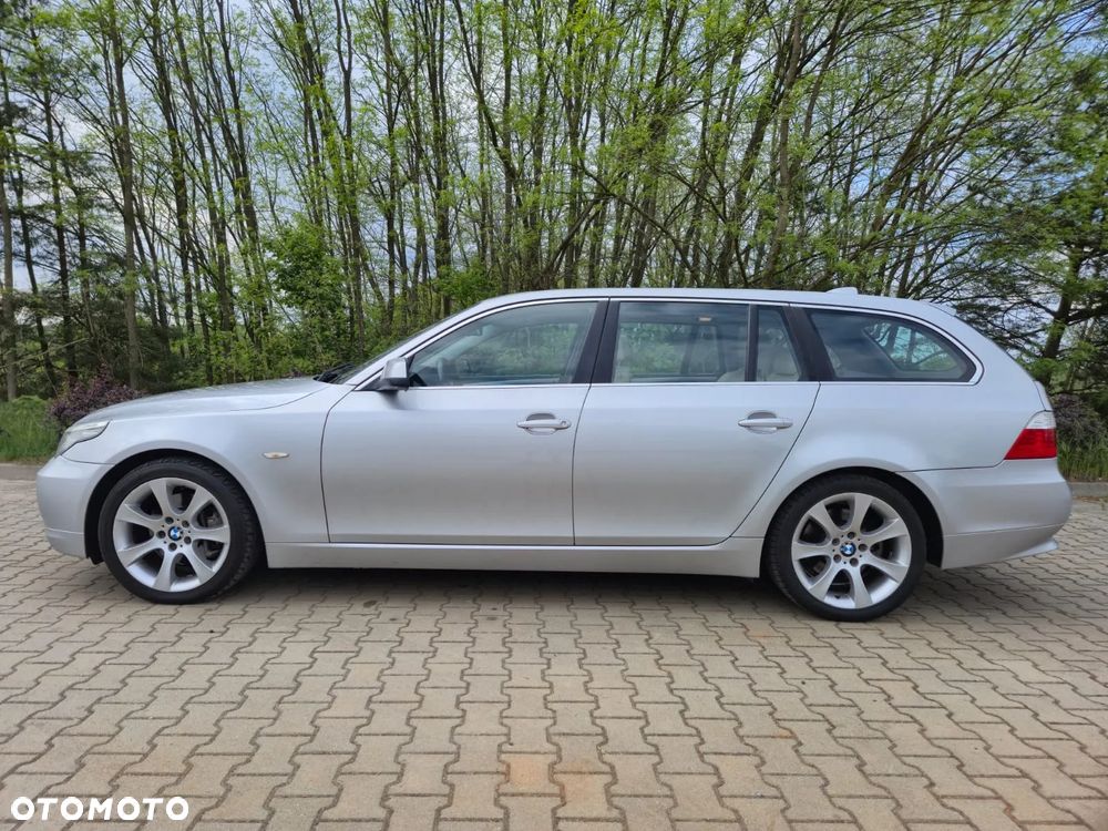 BMW Seria 5 525d xDrive - 9