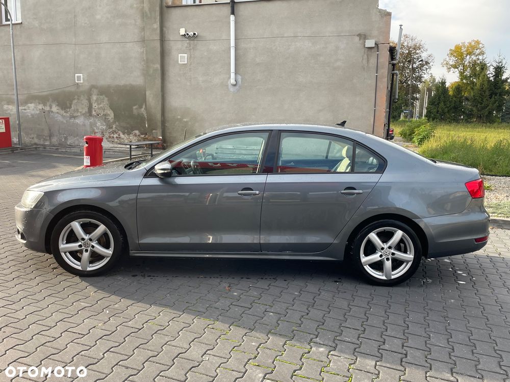 Volkswagen Jetta 1.6 TDI Highline - 2