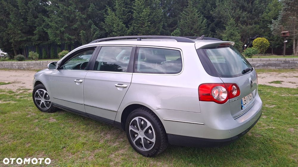 Volkswagen Passat 2.0 TDI DSG Comfortline - 1