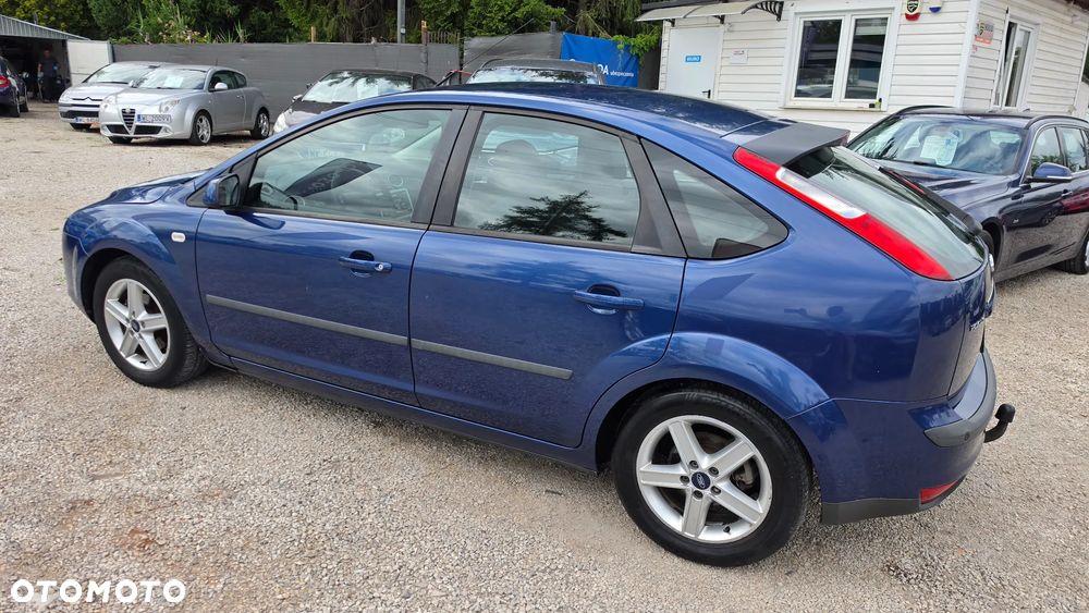 Ford Focus 1.8 FF Ghia - 28