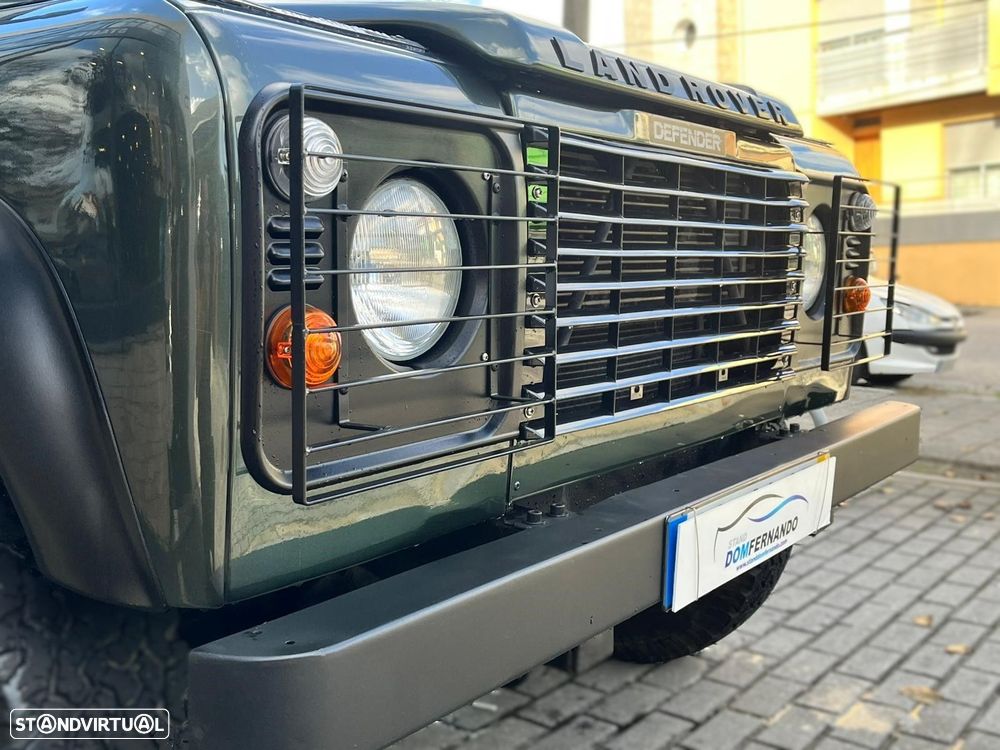 Land Rover Defender - 34