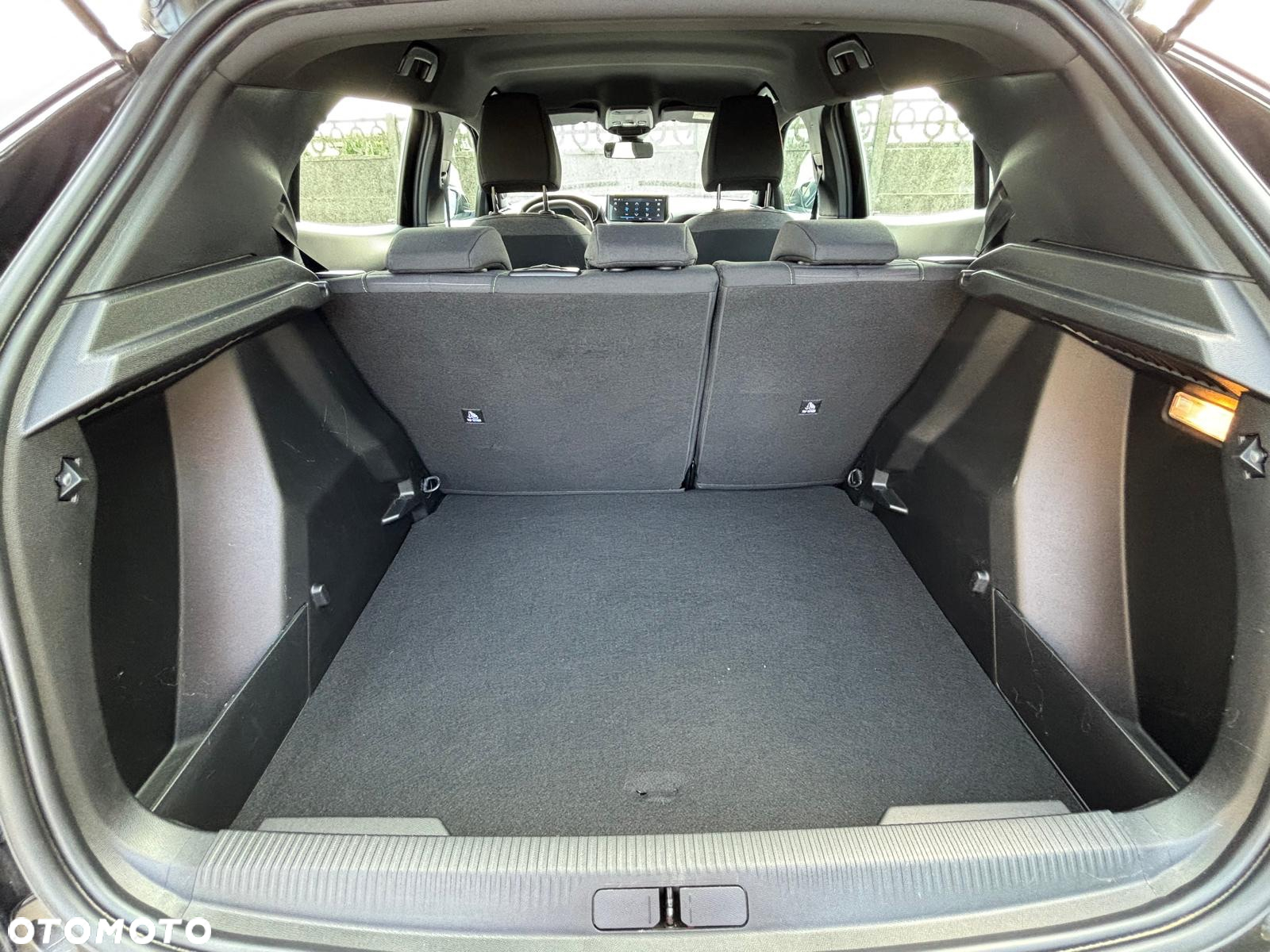 Peugeot 2008 1.2 PureTech Active Pack S&S - 23
