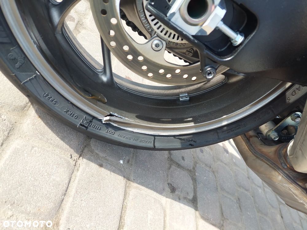 Suzuki GSX 1000 - 15