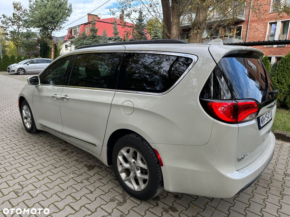 Chrysler Pacifica - 9